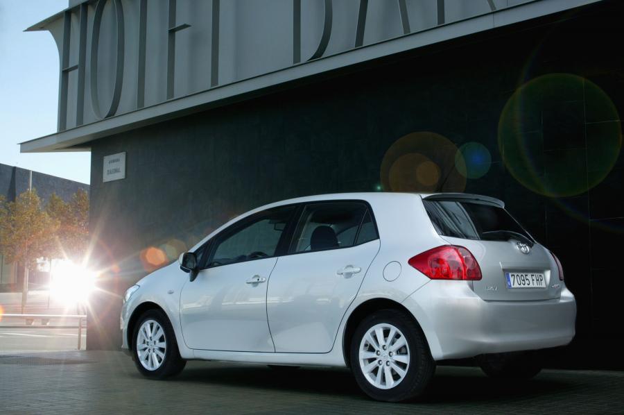 Toyota Auris 2007 года  (фото 34 из 92)